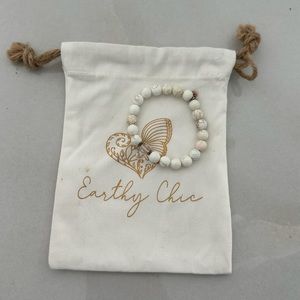 NEW Earthy Chic Boutique Miami Beaded Bracelet with Crystal and Fish Charm